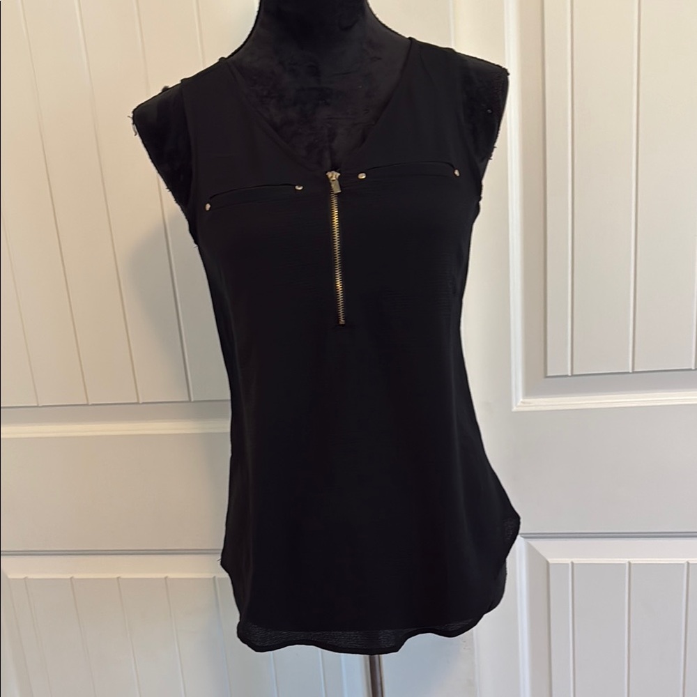 Haute Monde Black Sleeveless Zip Blouse